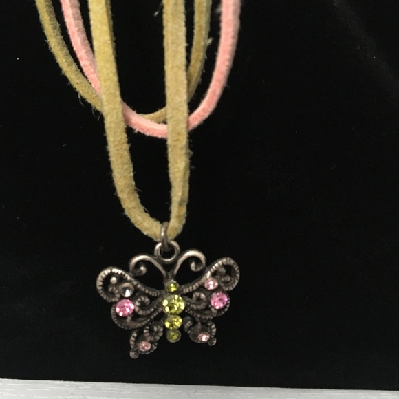 Necklaces - Picture 4 of 6